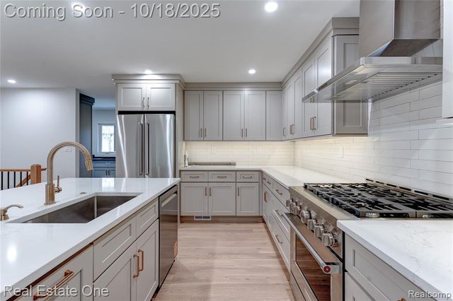 786 S Cranbrook Road, Bloomfield Hills, MI 48301