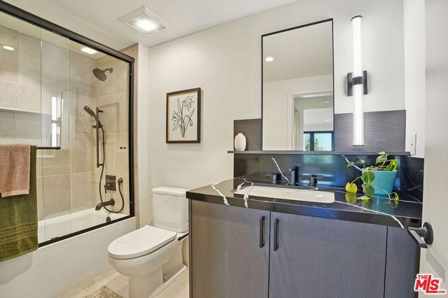 1110 S Spaulding Avenue 305, Los Angeles, CA 90019