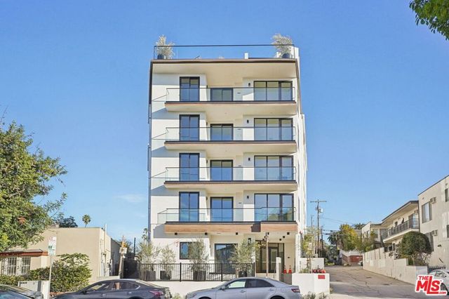 1110 S Spaulding Avenue 305, Los Angeles, CA 90019