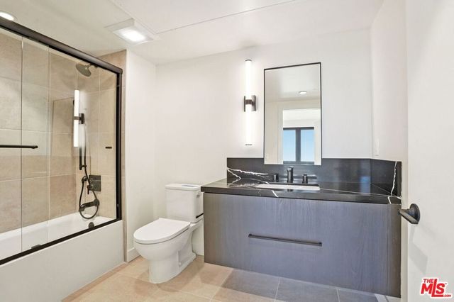 1110 S Spaulding Avenue 305, Los Angeles, CA 90019