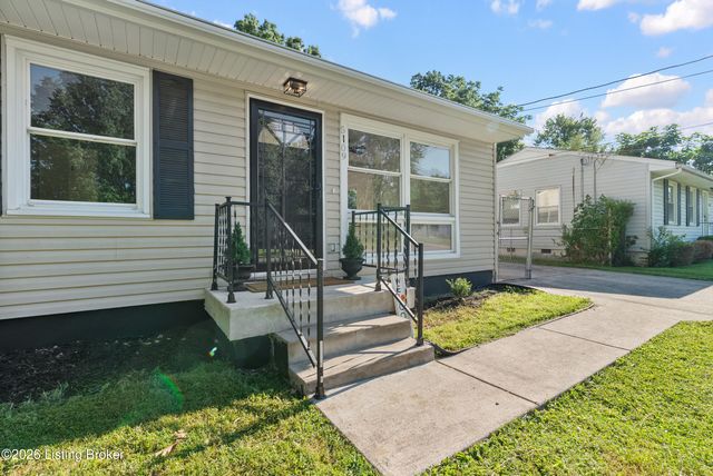 5109 Red Oak Ln, Louisville, KY 40218