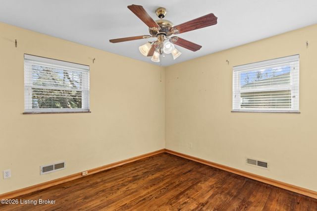 8426 Newstead Ave, Louisville, KY 40219