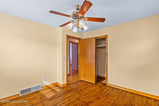 8426 Newstead Ave, Louisville, KY 40219