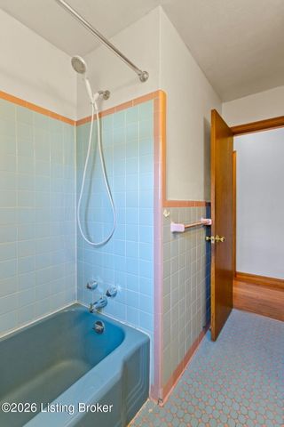 8426 Newstead Ave, Louisville, KY 40219