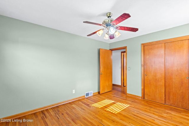 8426 Newstead Ave, Louisville, KY 40219