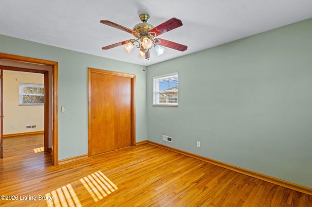 8426 Newstead Ave, Louisville, KY 40219