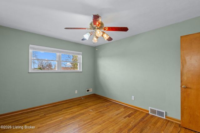 8426 Newstead Ave, Louisville, KY 40219