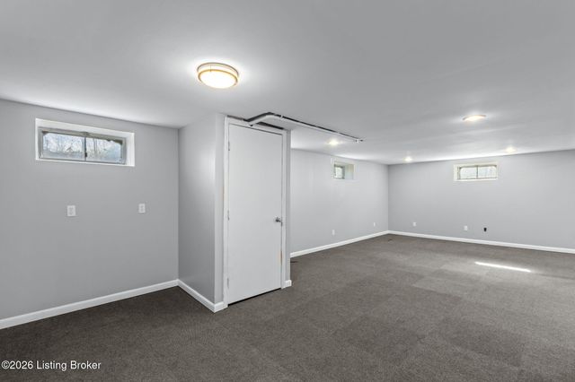 8426 Newstead Ave, Louisville, KY 40219