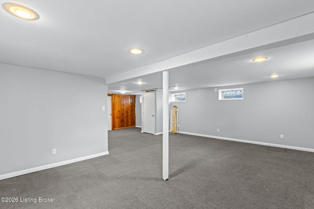 8426 Newstead Ave, Louisville, KY 40219