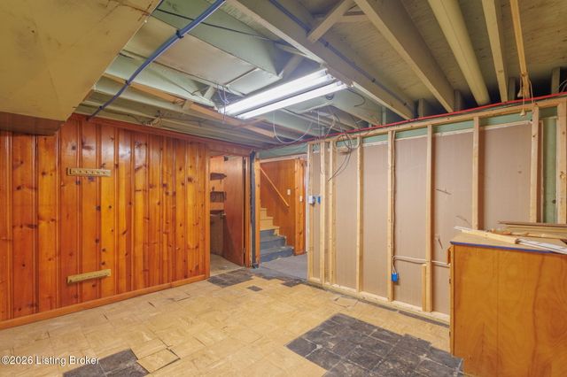 8426 Newstead Ave, Louisville, KY 40219