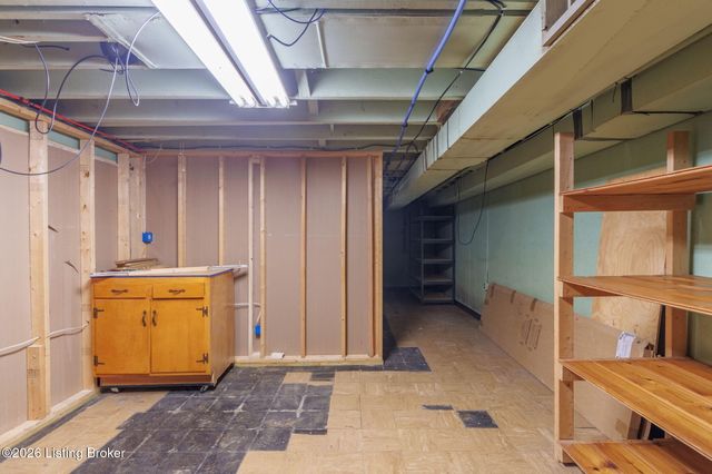 8426 Newstead Ave, Louisville, KY 40219