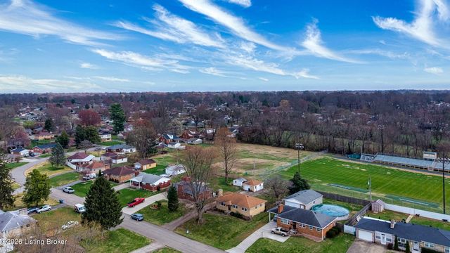 8426 Newstead Ave, Louisville, KY 40219