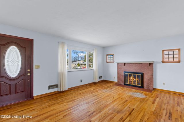 8426 Newstead Ave, Louisville, KY 40219