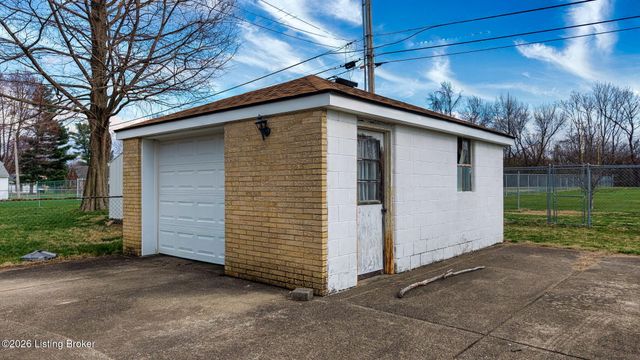 8426 Newstead Ave, Louisville, KY 40219