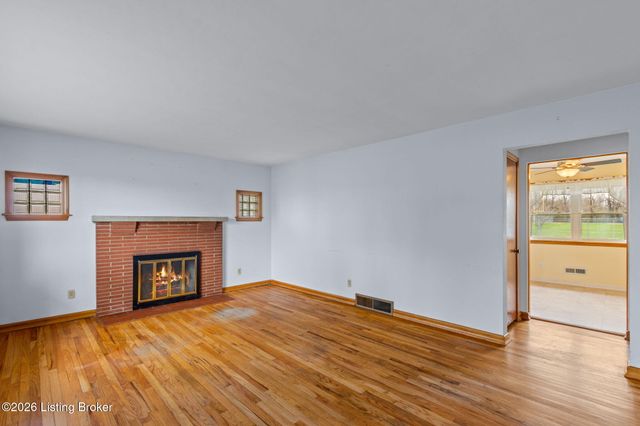 8426 Newstead Ave, Louisville, KY 40219