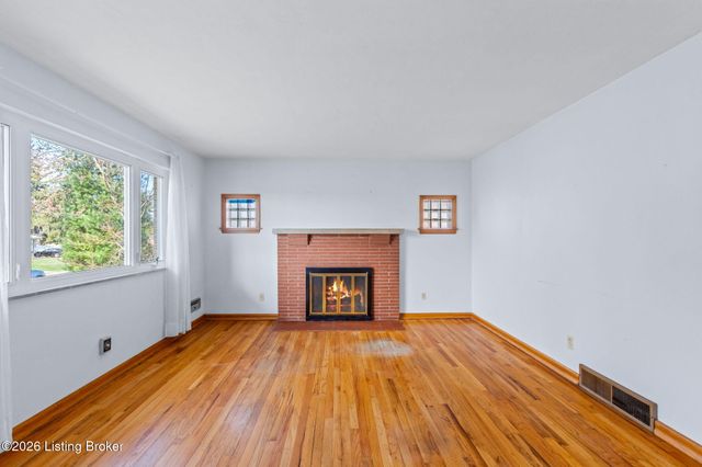 8426 Newstead Ave, Louisville, KY 40219