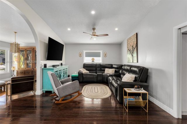 714 NW 134th Pl, Miami, FL 33182