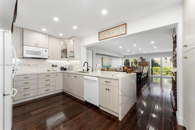 714 NW 134th Pl, Miami, FL 33182