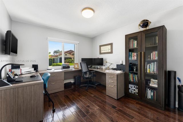 714 NW 134th Pl, Miami, FL 33182