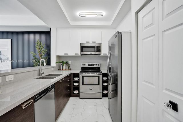 2708 NE 30th Pl 2708, Fort Lauderdale, FL 33306