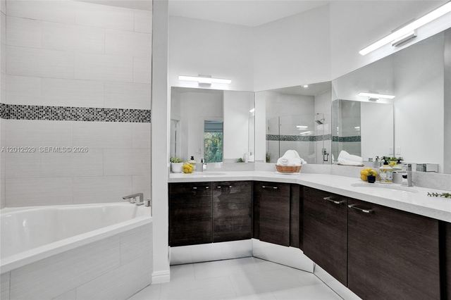 2708 NE 30th Pl 2708, Fort Lauderdale, FL 33306