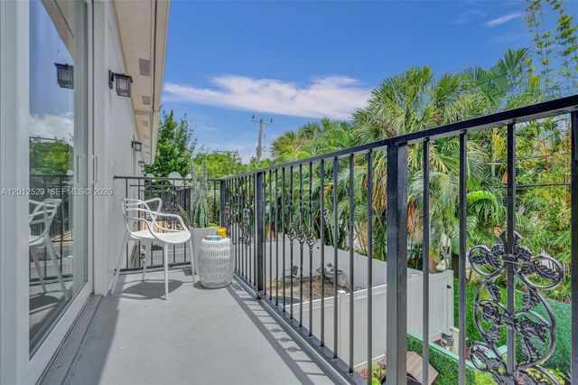 2708 NE 30th Pl 2708, Fort Lauderdale, FL 33306