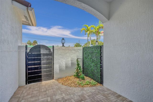 2708 NE 30th Pl 2708, Fort Lauderdale, FL 33306