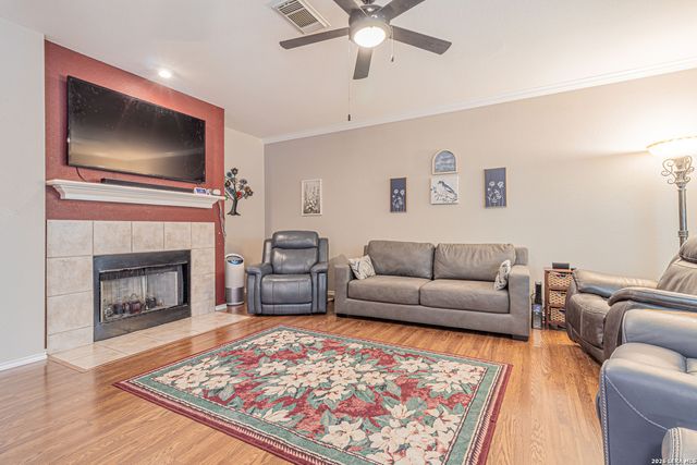 5702 Silent Forest, San Antonio, TX 78250