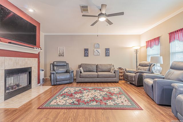 5702 Silent Forest, San Antonio, TX 78250