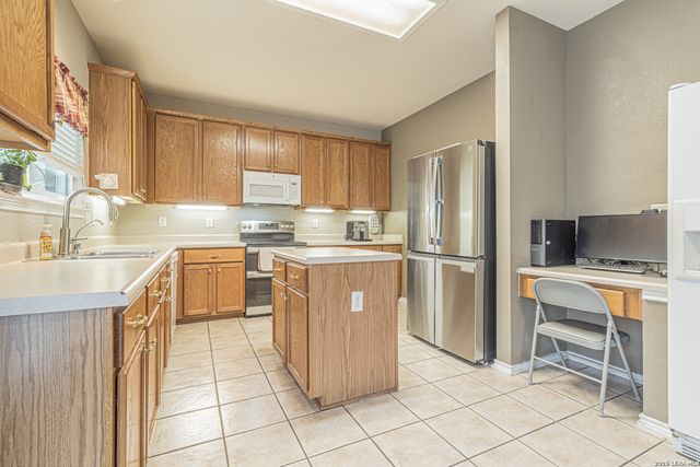 5702 Silent Forest, San Antonio, TX 78250