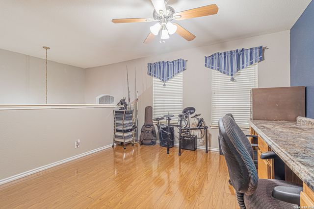 5702 Silent Forest, San Antonio, TX 78250