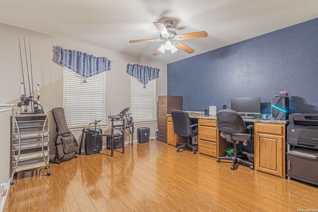 5702 Silent Forest, San Antonio, TX 78250