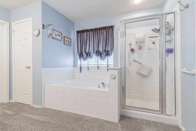 5702 Silent Forest, San Antonio, TX 78250