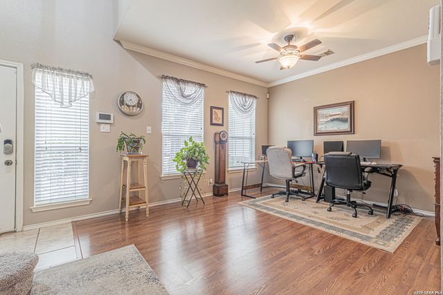 5702 Silent Forest, San Antonio, TX 78250