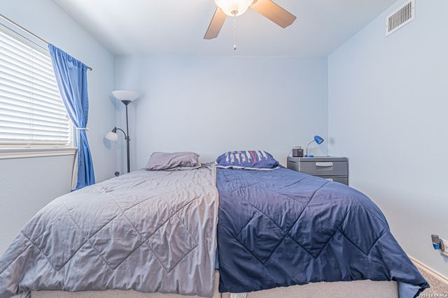 5702 Silent Forest, San Antonio, TX 78250