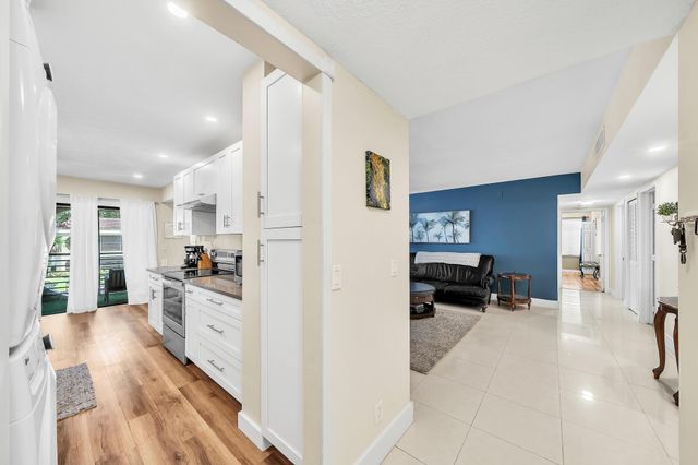 6342 Longboat Lane W 201, Boca Raton, FL 33433