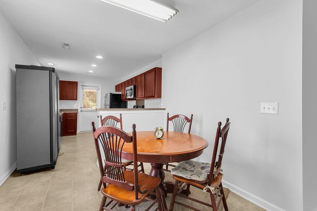 210 Salkahatchie, Summerville, SC 29485