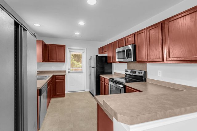 210 Salkahatchie, Summerville, SC 29485