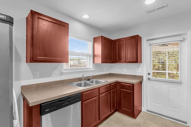 210 Salkahatchie, Summerville, SC 29485