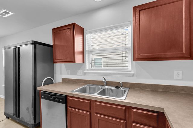 210 Salkahatchie, Summerville, SC 29485