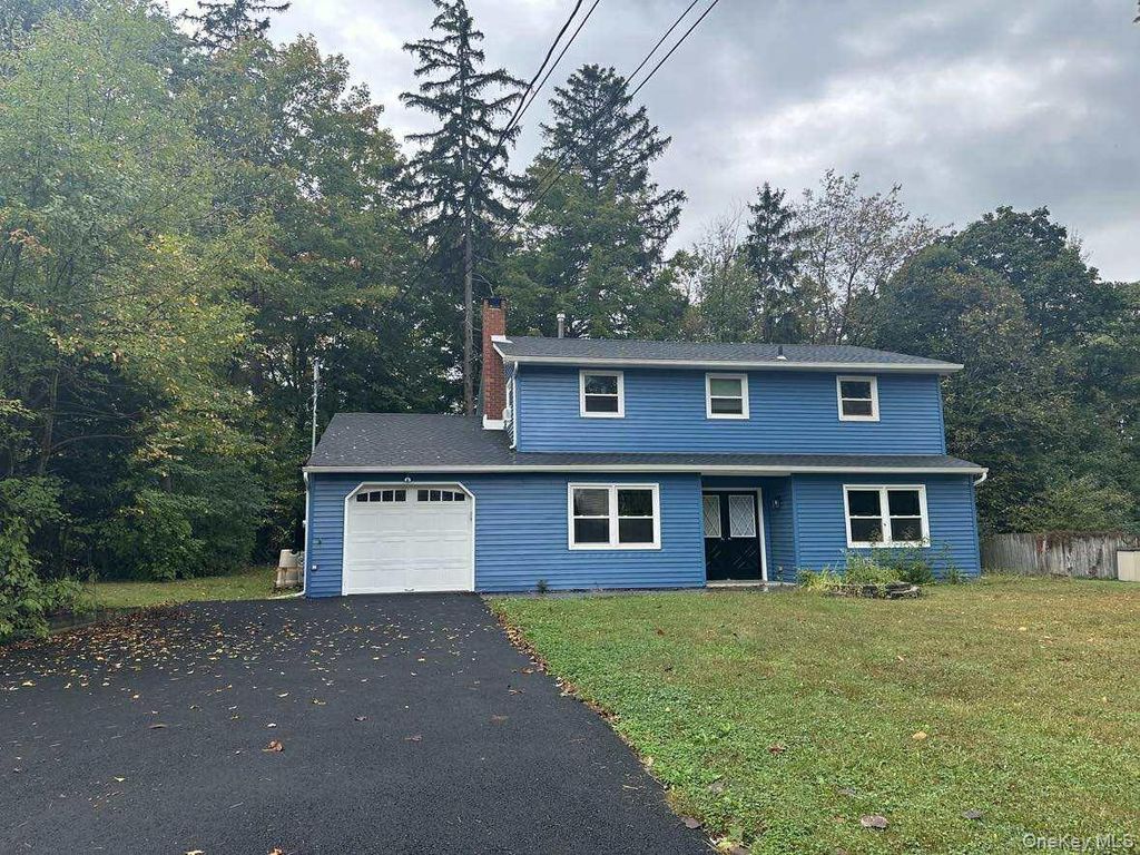 13 Farmstead Road, New Windsor, NY 12553