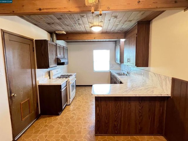 91 Bonnie Dr, San Pablo, CA 94806