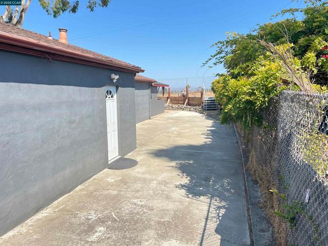 91 Bonnie Dr, San Pablo, CA 94806