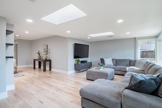 3368 Merrell Road, Dallas, TX 75229