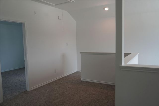 517 Oak Chase Avenue, Dayton, TX 77535