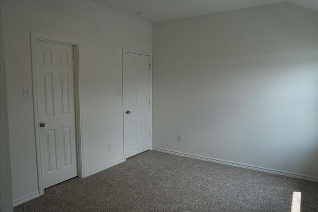517 Oak Chase Avenue, Dayton, TX 77535