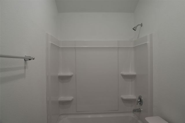517 Oak Chase Avenue, Dayton, TX 77535