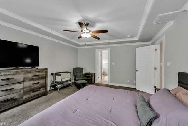 219 Dunway LN, Chesapeake, VA 23323