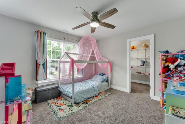 219 Dunway LN, Chesapeake, VA 23323