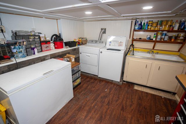 14 Quaid Street, Sayreville, NJ 08872